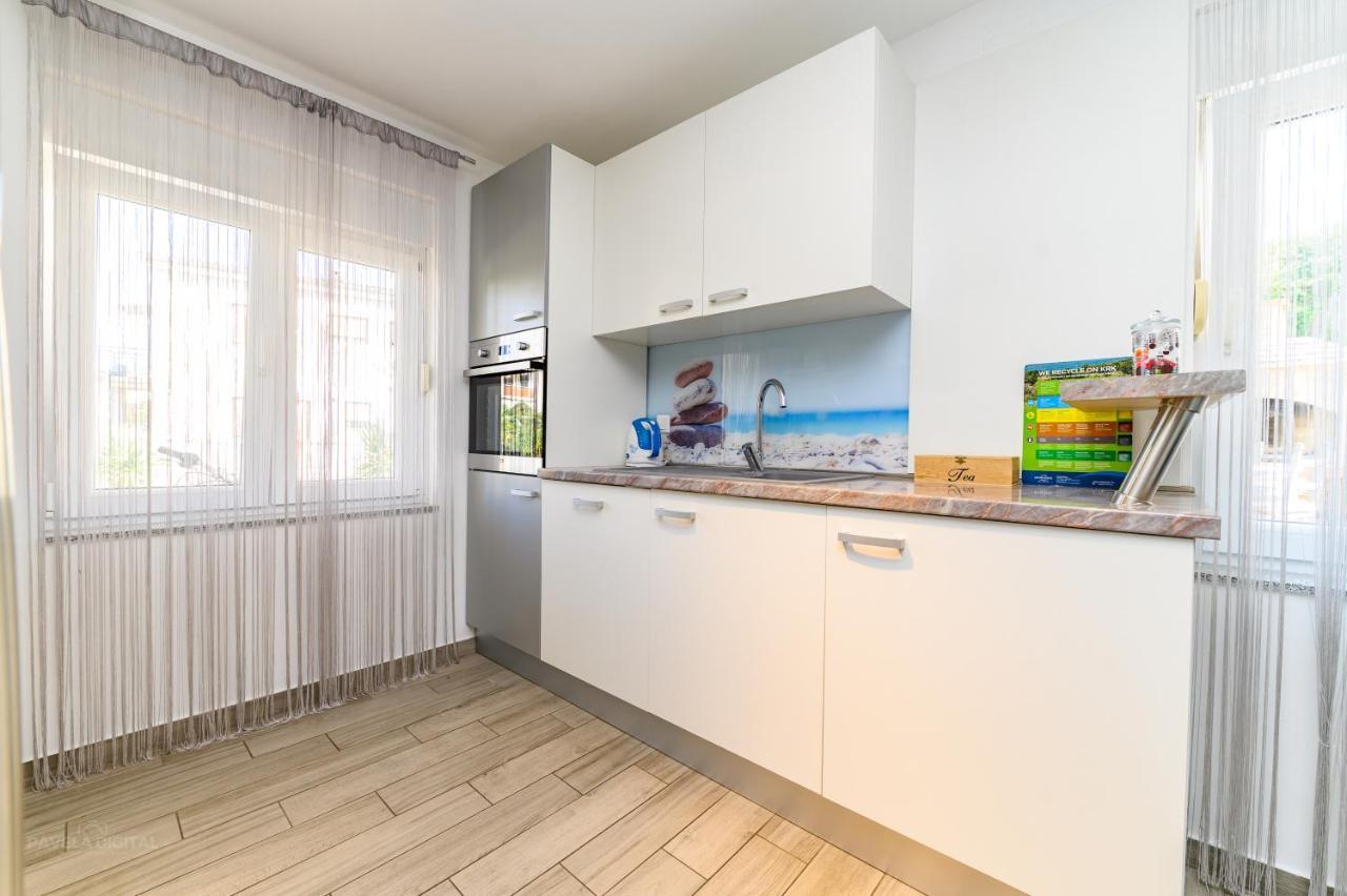 Apartments Maksim And Timon Krk Town Extérieur photo