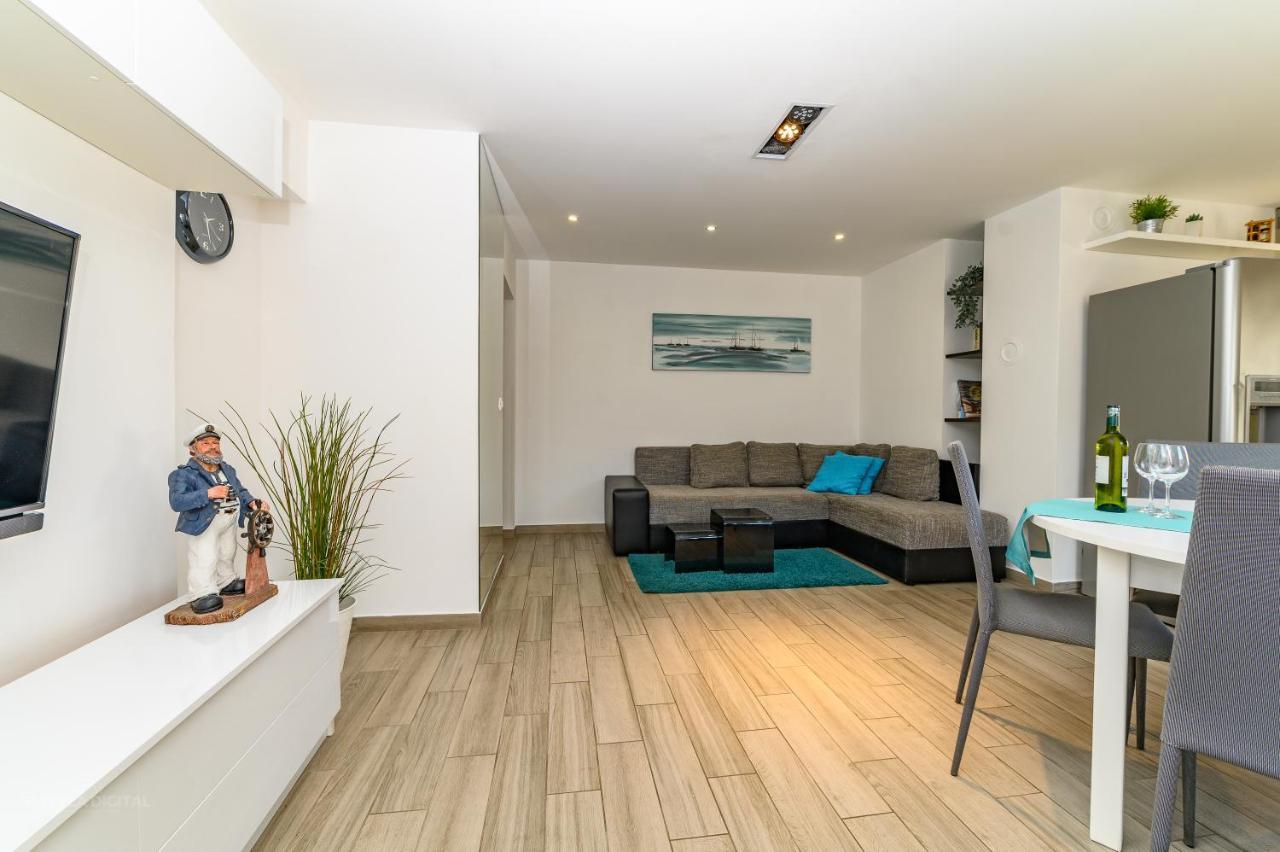 Apartments Maksim And Timon Krk Town Extérieur photo