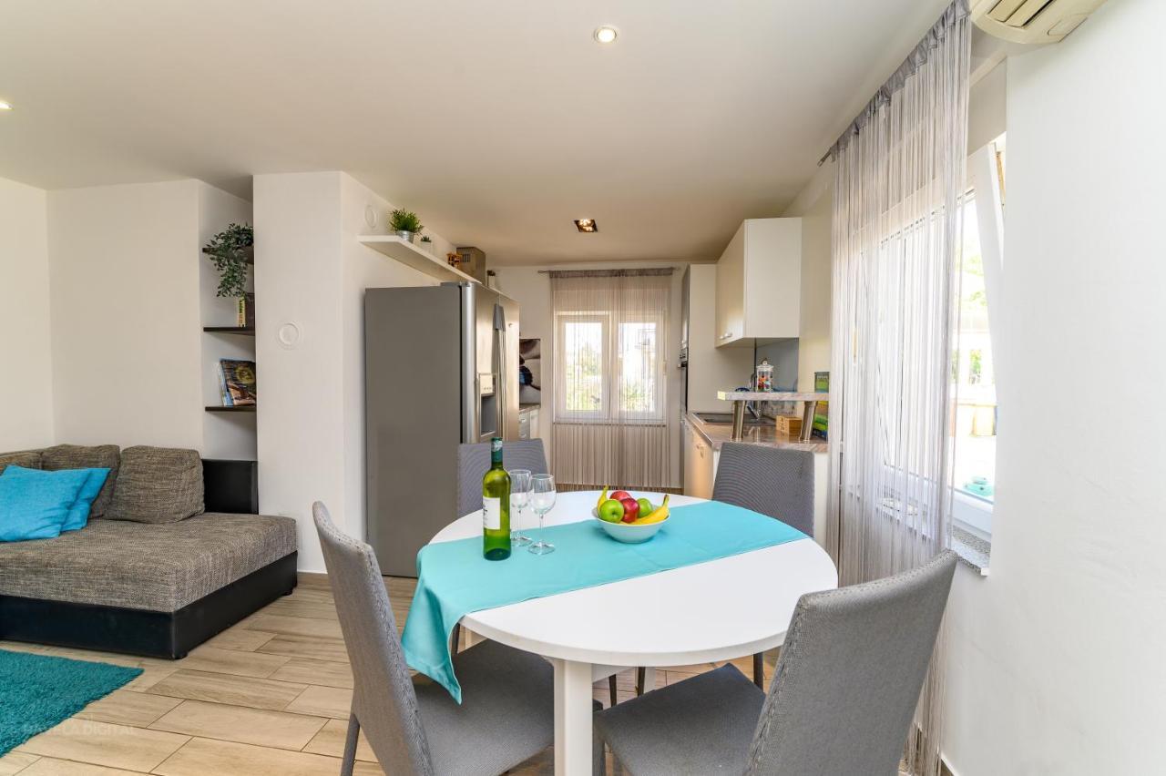 Apartments Maksim And Timon Krk Town Extérieur photo