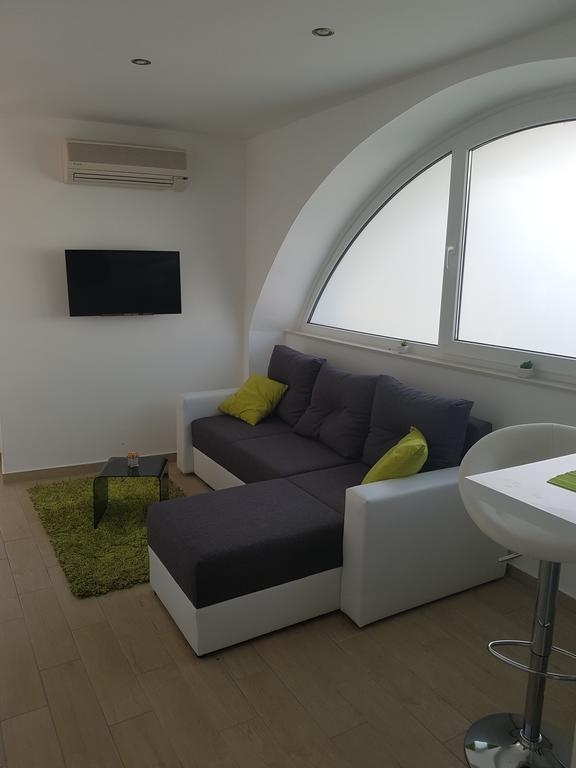 Apartments Maksim And Timon Krk Town Extérieur photo