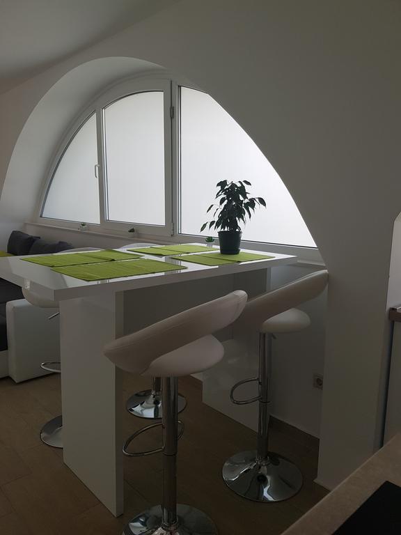 Apartments Maksim And Timon Krk Town Extérieur photo